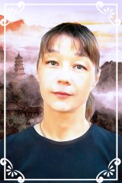 Xuan Wu, o Elena Vitkova, es Maestra de la dirección taoísta del centro INBI World de los proyectos “El Camino de la Mujer”, “Laboratorio del desarrollo”, “El Arte de la Alcoba”.